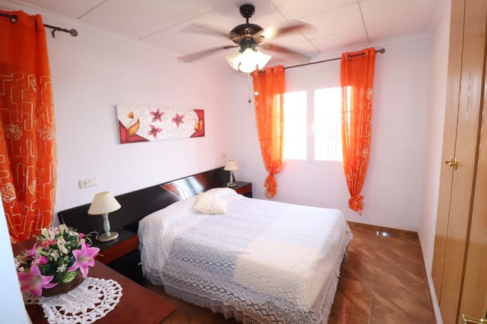 Image No.32-4 Bed Country House for sale