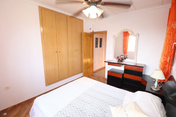 Image No.33-4 Bed Country House for sale