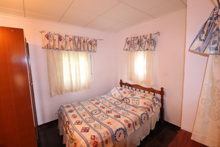 Image No.39-4 Bed Country House for sale