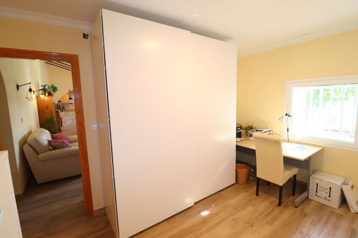 Image No.32-4 Bed Country House for sale