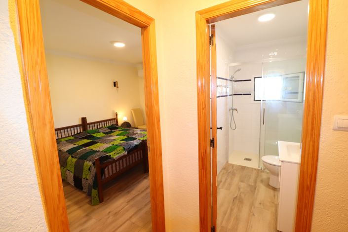 Image No.35-4 Bed Country House for sale