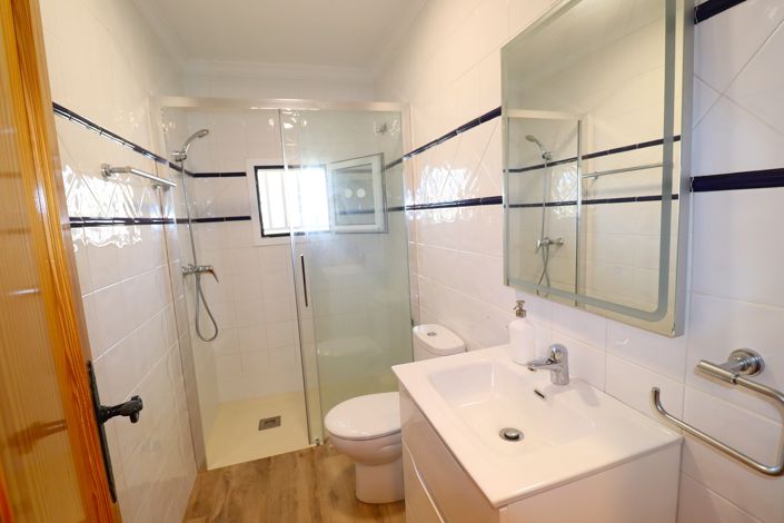 Image No.38-4 Bed Country House for sale