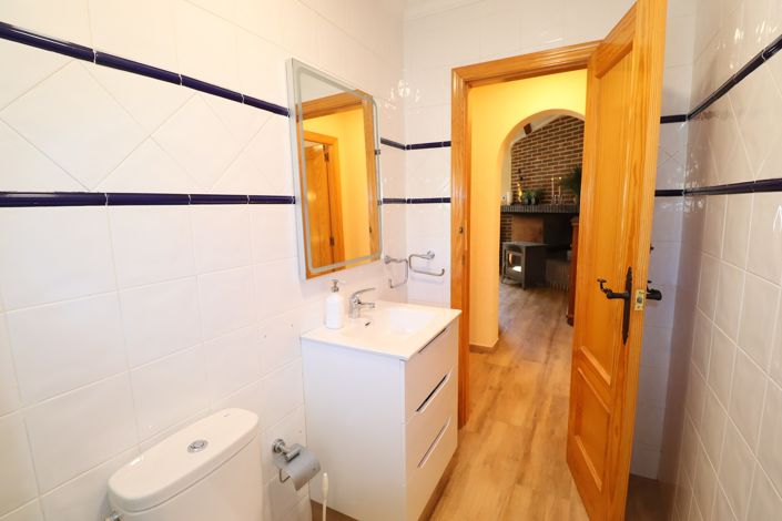 Image No.39-4 Bed Country House for sale