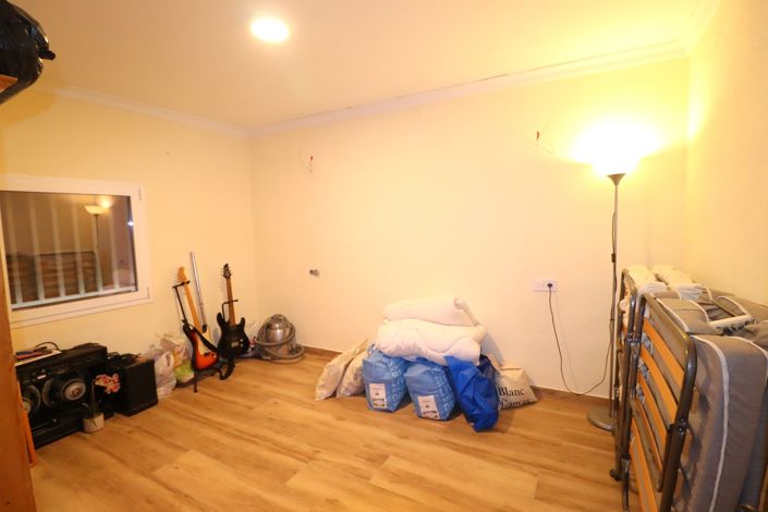 Image No.41-4 Bed Country House for sale