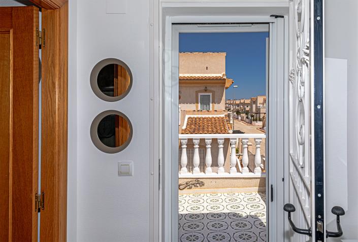 Image No.28-3 Bed Villa / Detached for sale