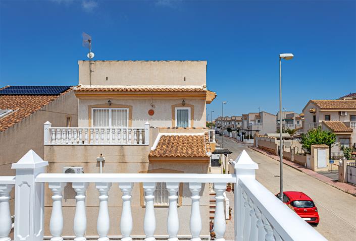 Image No.31-3 Bed Villa / Detached for sale