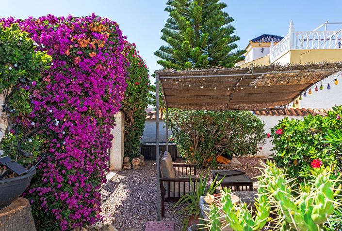 Image No.7-2 Bed Semi-Detached for sale