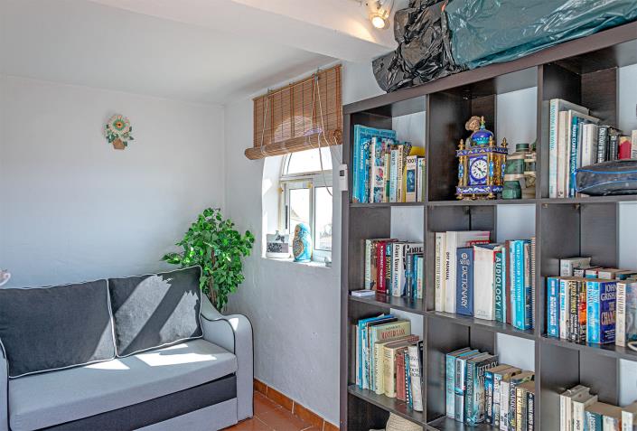 Image No.25-2 Bed Semi-Detached for sale