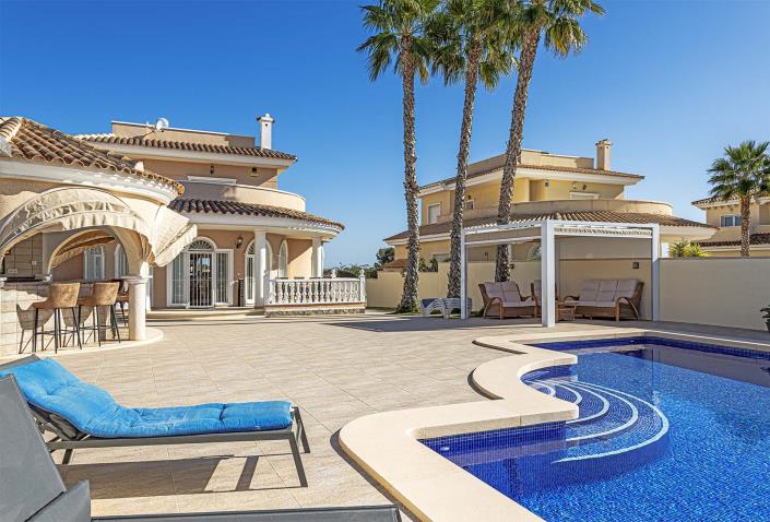 Image No.9-4 Bed Villa / Detached for sale