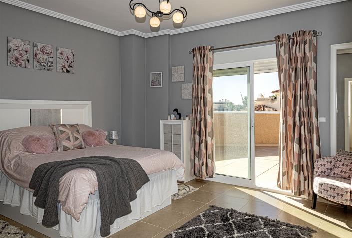 Image No.36-4 Bed Villa / Detached for sale