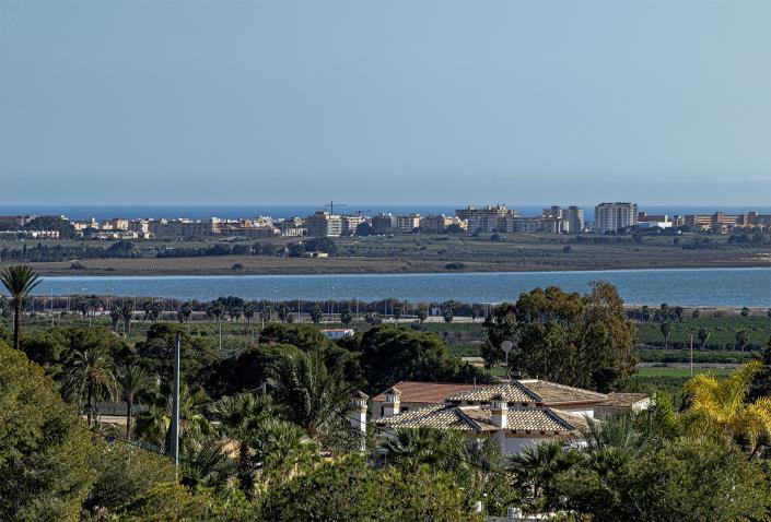 Image No.3-4 Bed Villa / Detached for sale