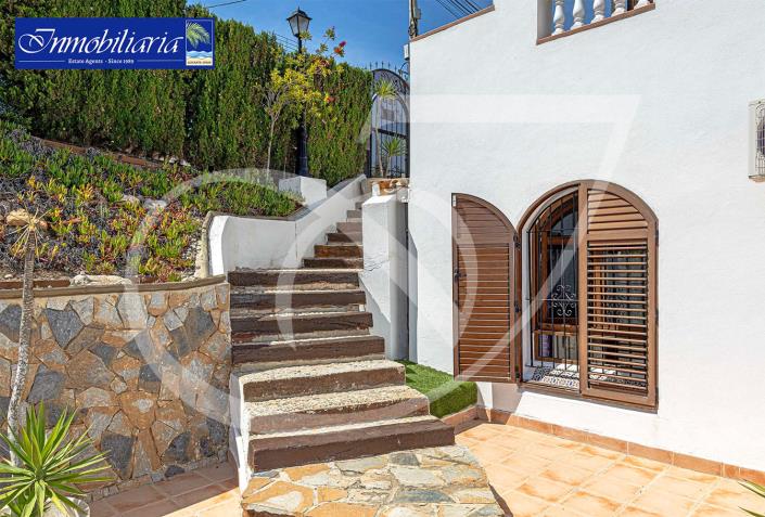 Image No.10-4 Bed Villa for sale