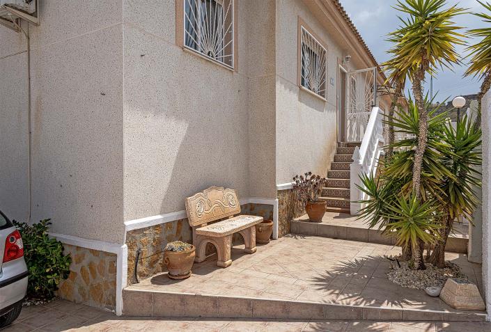 Image No.5-2 Bed Semi-Detached for sale