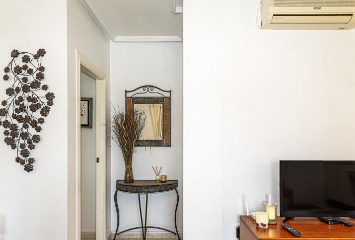 Image No.13-2 Bed Semi-Detached for sale