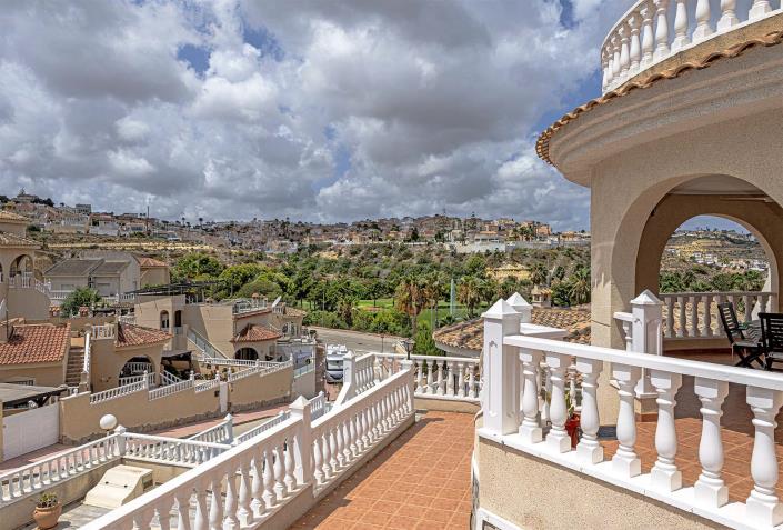 Image No.8-3 Bed Villa / Detached for sale