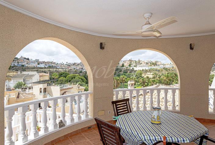 Image No.11-3 Bed Villa / Detached for sale