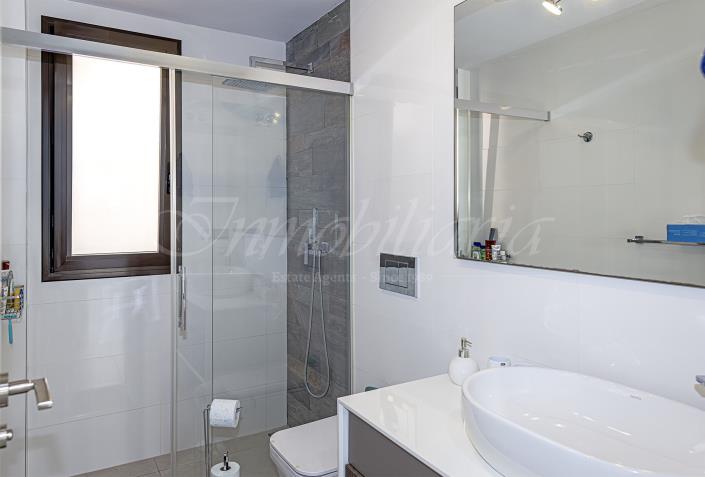 Image No.19-2 Bed Villa / Detached for sale