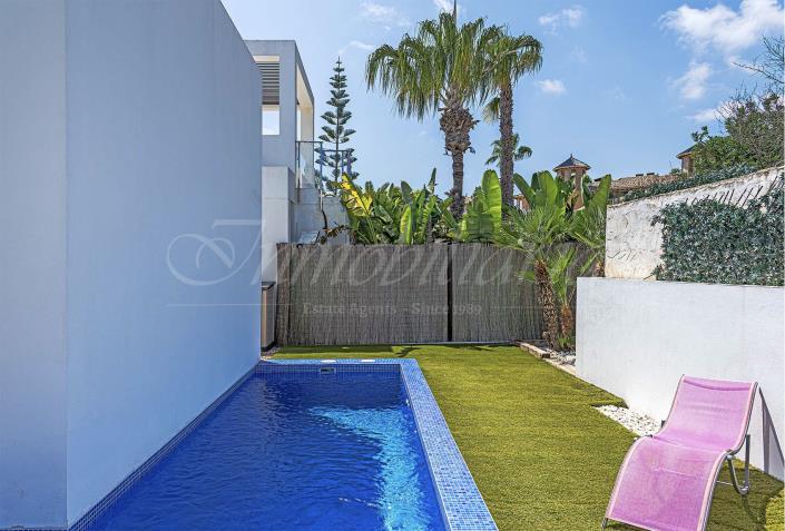 Image No.6-2 Bed Villa / Detached for sale