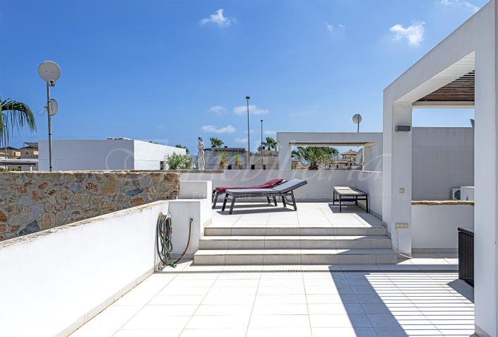 Image No.28-2 Bed Villa / Detached for sale