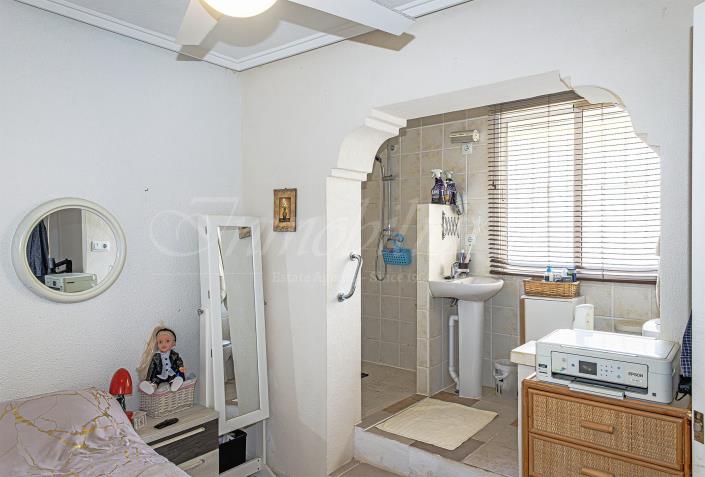 Image No.22-2 Bed Semi-Detached for sale