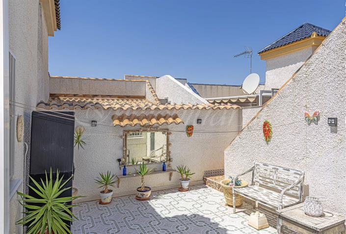 Image No.29-2 Bed Semi-Detached for sale