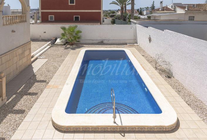 Image No.19-5 Bed Villa / Detached for sale