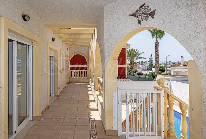 Image No.20-5 Bed Villa / Detached for sale