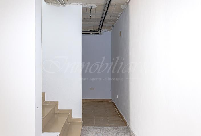 Image No.44-5 Bed Villa / Detached for sale