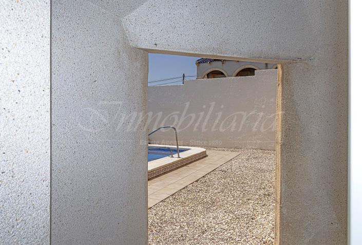 Image No.50-5 Bed Villa / Detached for sale