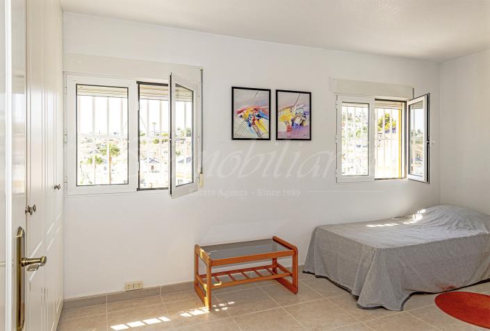 Image No.36-4 Bed Villa / Detached for sale