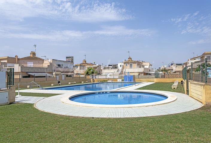 Image No.23-2 Bed Bungalow for sale