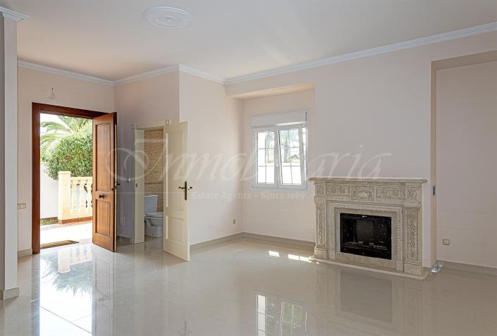 Image No.14-4 Bed Villa / Detached for sale