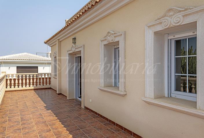Image No.45-4 Bed Villa / Detached for sale