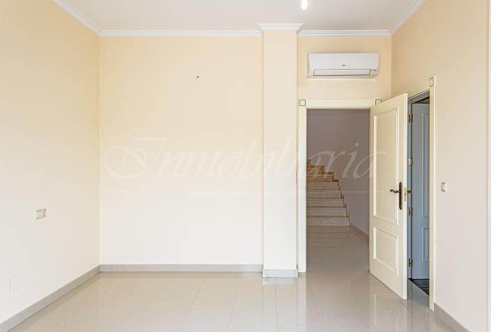 Image No.46-4 Bed Villa / Detached for sale