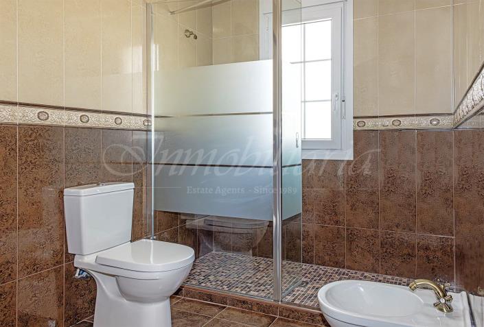 Image No.49-4 Bed Villa / Detached for sale