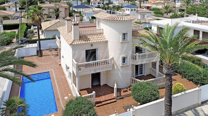 Image No.60-4 Bed Villa / Detached for sale