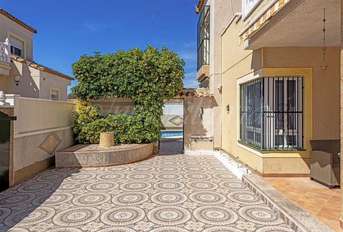 Image No.6-3 Bed Villa / Detached for sale