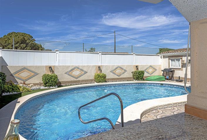 Image No.10-3 Bed Villa / Detached for sale