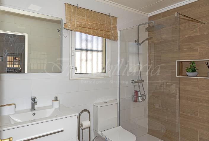 Image No.27-3 Bed Villa / Detached for sale