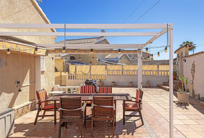 Image No.6-2 Bed Villa / Detached for sale