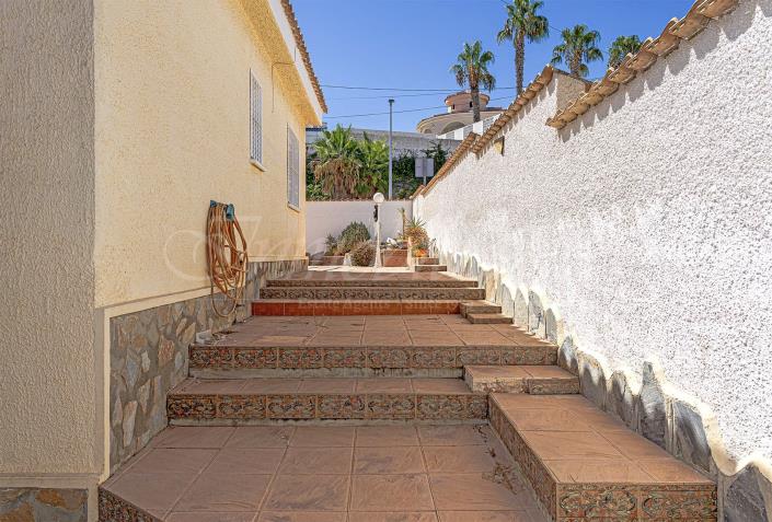 Image No.11-2 Bed Villa / Detached for sale