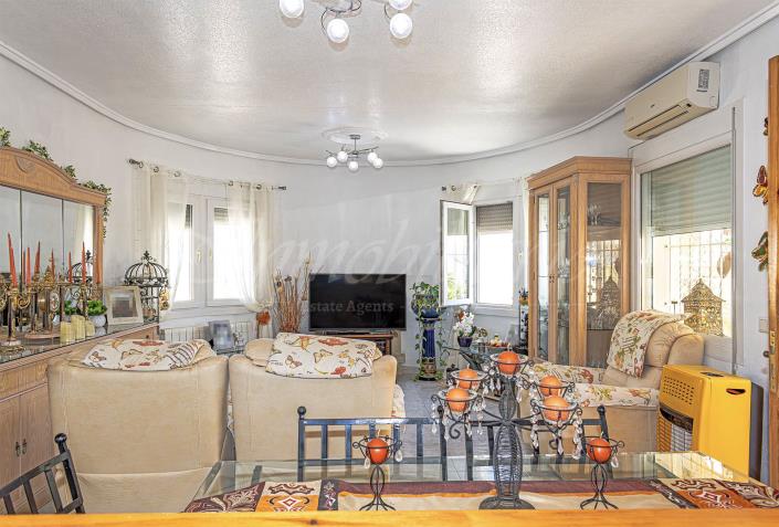 Image No.21-2 Bed Villa / Detached for sale