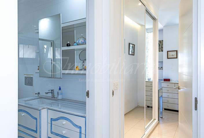 Image No.24-3 Bed Villa / Detached for sale