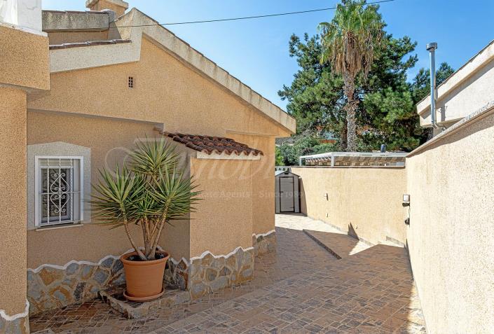 Image No.9-3 Bed Villa / Detached for sale