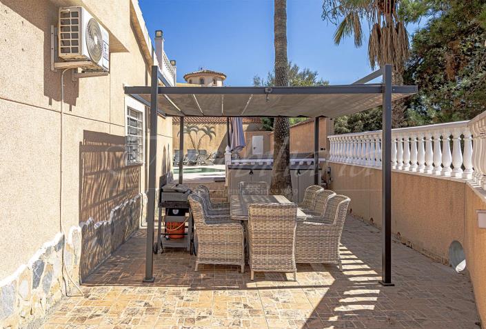 Image No.11-3 Bed Villa / Detached for sale