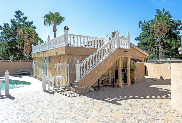 Image No.12-3 Bed Villa / Detached for sale