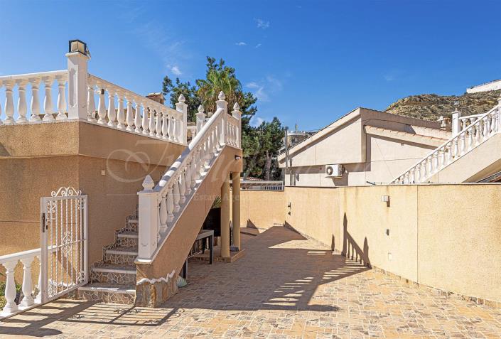 Image No.36-3 Bed Villa / Detached for sale