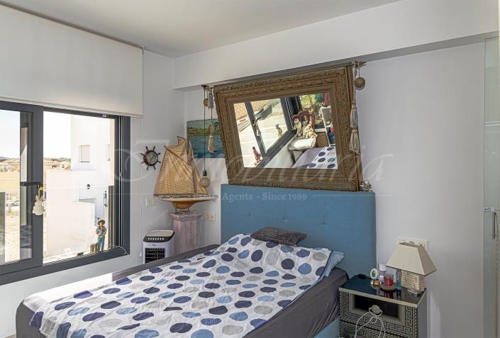 Image No.25-3 Bed Semi-Detached for sale