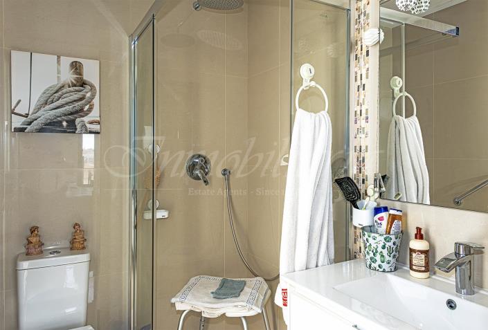 Image No.28-3 Bed Semi-Detached for sale