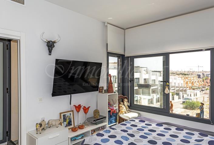 Image No.29-3 Bed Semi-Detached for sale